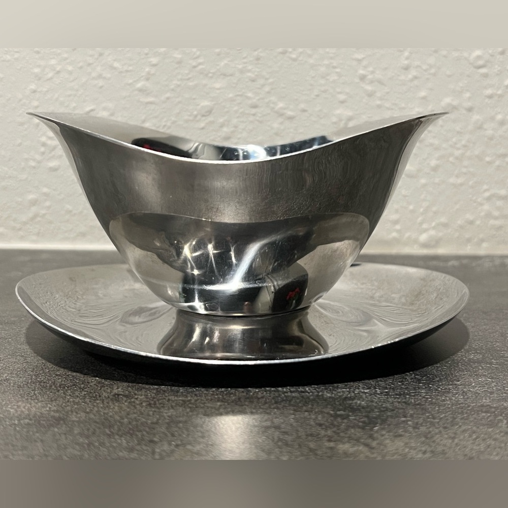 Vintage stainless steel sauce bowl / gravy bowl with attached under plate 8 oz